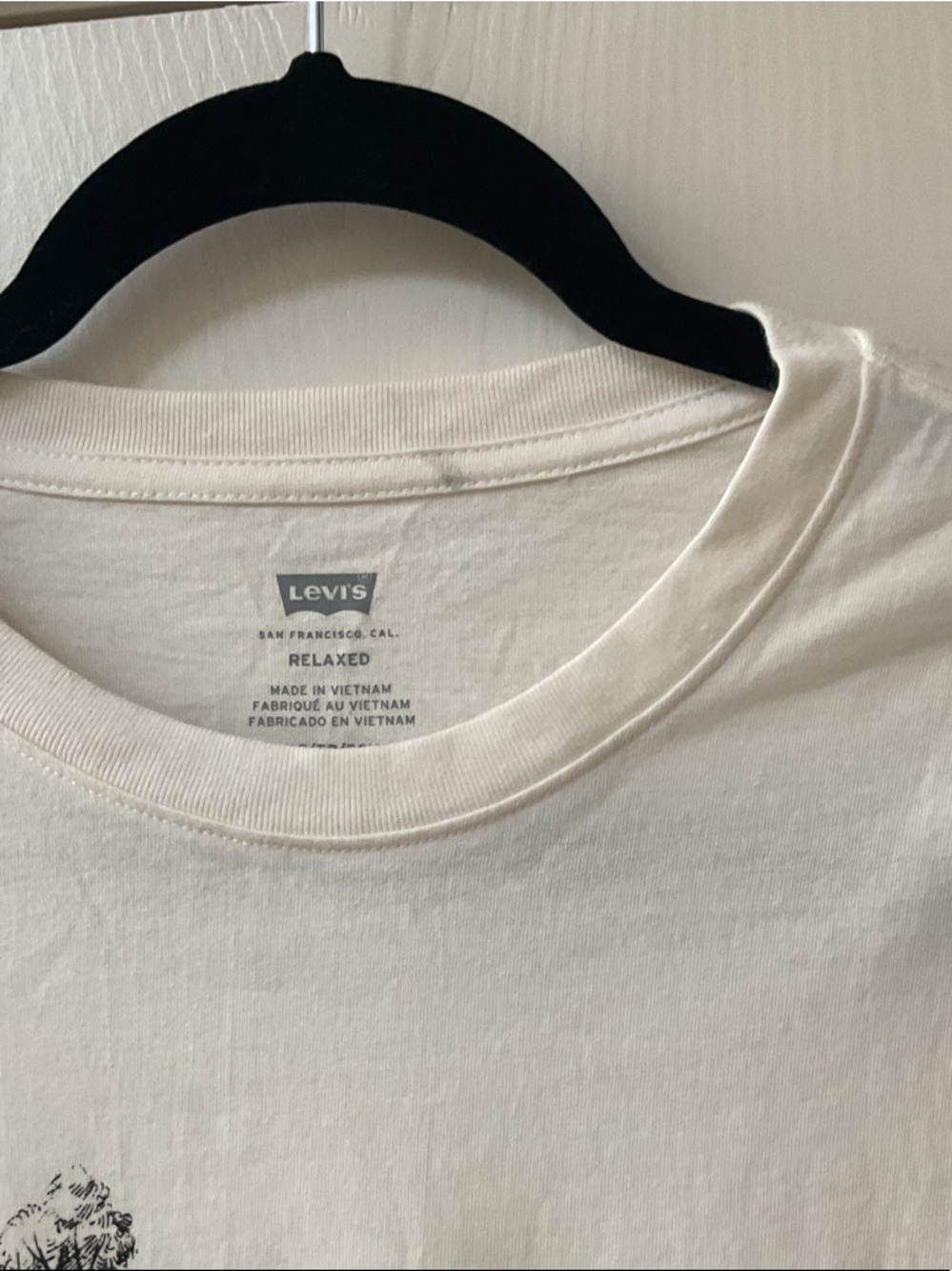 Levi's White Short-Sleeve Graphic Tee with Black Wildlife Print - Picture 2 of 3